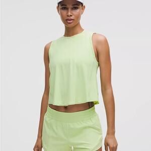 CLOSING SALE - NWT Lululemon Sculpt Cropped Cross-Vent Tank Top